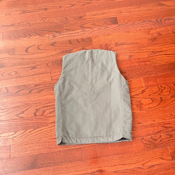 Illustrated Example: Grey Utility Vest [M] - Picture 2 of 2